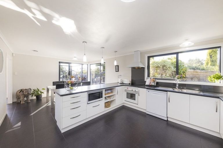 Photo of property in 38 Henare Street, West End, Palmerston North, 4412
