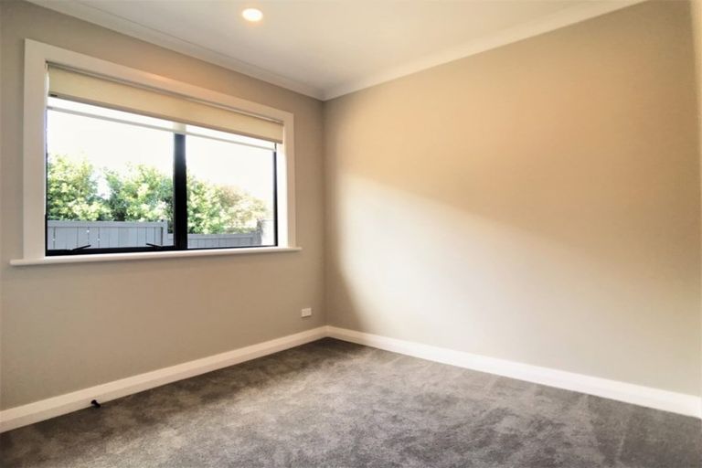 Photo of property in 1 Caldwell Place, Pinehill, Auckland, 0632