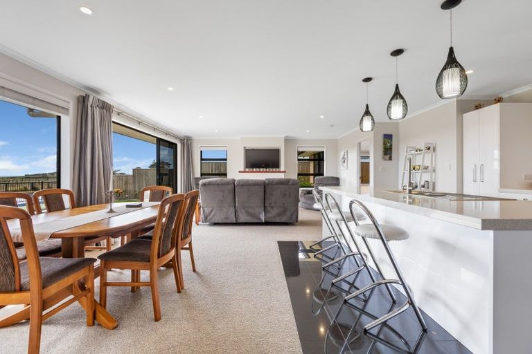 Photo of property in 10 Ta Paora Drive, Bell Block, New Plymouth, 4312