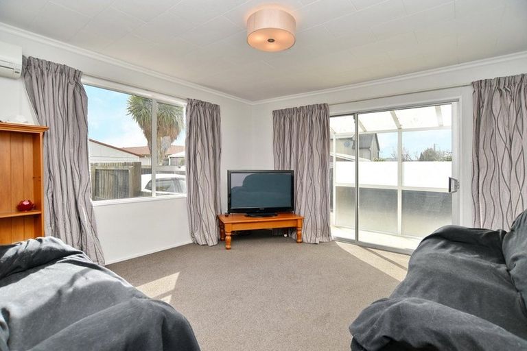 Photo of property in 1/17 Nyoli Street, Northcote, Christchurch, 8052