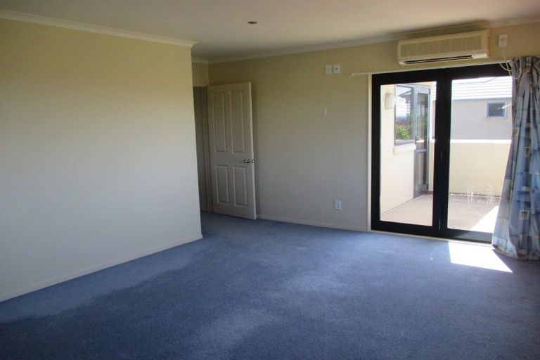 Photo of property in 35 Ruapehu Drive, Fitzherbert, Palmerston North, 4410