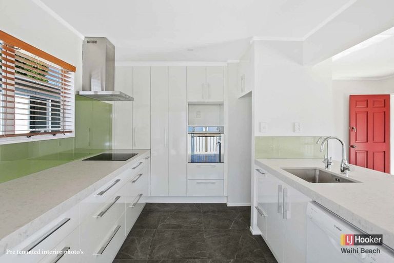 Photo of property in 20a Adela Stewart Drive West, Athenree, Waihi Beach, 3177