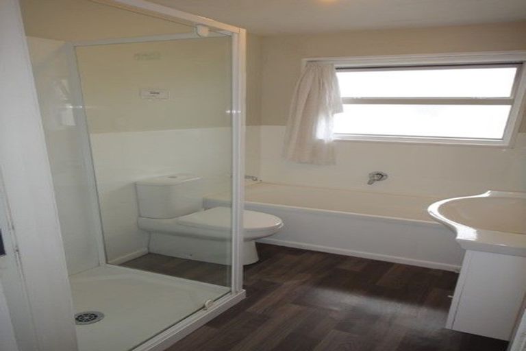 Photo of property in 11a Renfrew Street, Upper Riccarton, Christchurch, 8041