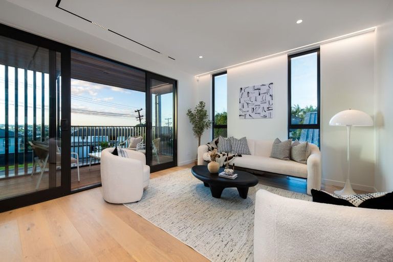 Photo of property in 12a Kowhai Road, Campbells Bay, Auckland, 0630