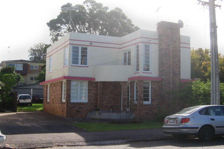 Photo of property in 19 Duders Avenue, Devonport, Auckland, 0624