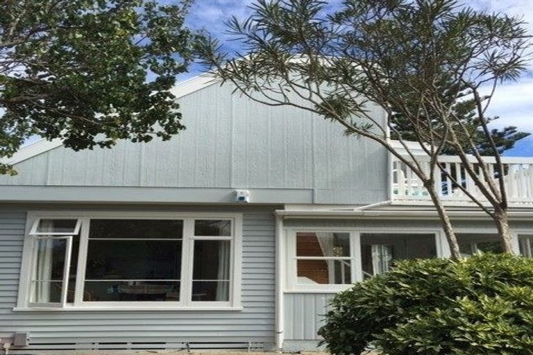 Photo of property in 28 Forest Road, Raumati South, Paraparaumu, 5032