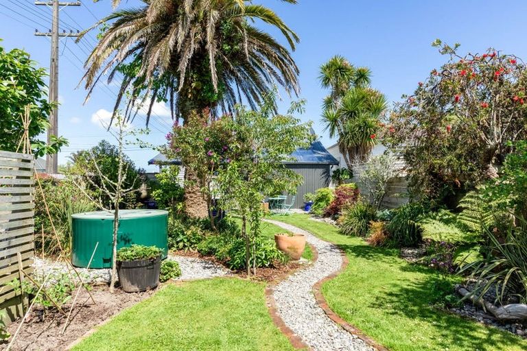 Photo of property in 87 Russell Street, Westport, 7825