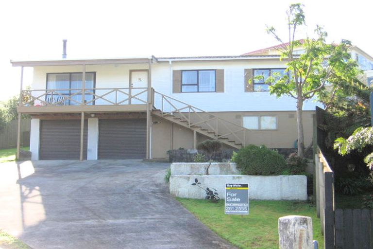 Photo of property in 50 Aronia Way, Goodwood Heights, Auckland, 2105