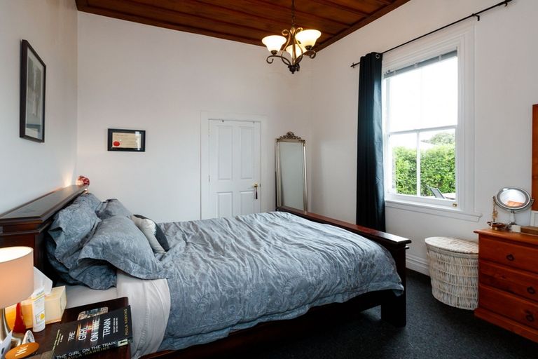 Photo of property in 11 Limbrick Street, Terrace End, Palmerston North, 4410