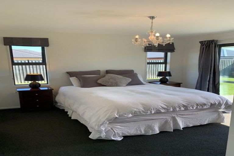 Photo of property in 55 Sequoia Way, Rangiora, 7400