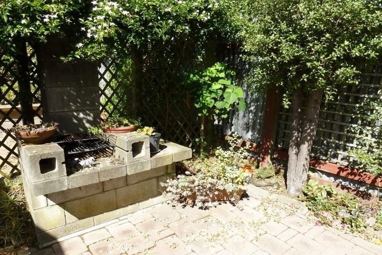 Photo of property in 25b Pehi Kupa Street, Waikanae, 5036
