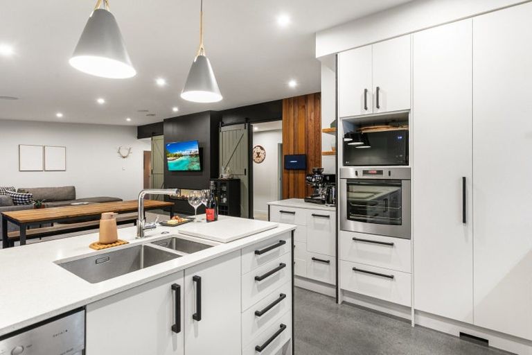 Photo of property in 261 Lakes Boulevard, Pyes Pa, Tauranga, 3112