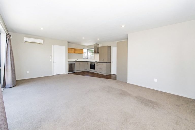 Photo of property in 8/190 Lincoln Road, Addington, Christchurch, 8024