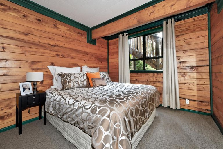 Photo of property in 40 Wood Bay Road, Titirangi, Auckland, 0604