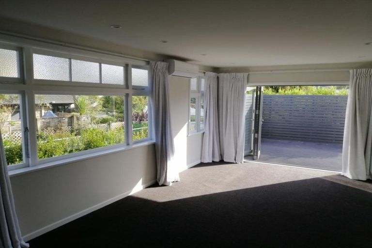 Photo of property in 1/10 Victoria Street, Ebdentown, Upper Hutt, 5018