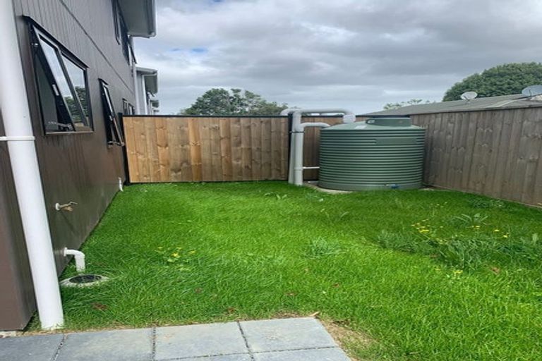 Photo of property in 22 Eileen Newey Place, Henderson, Auckland, 0612