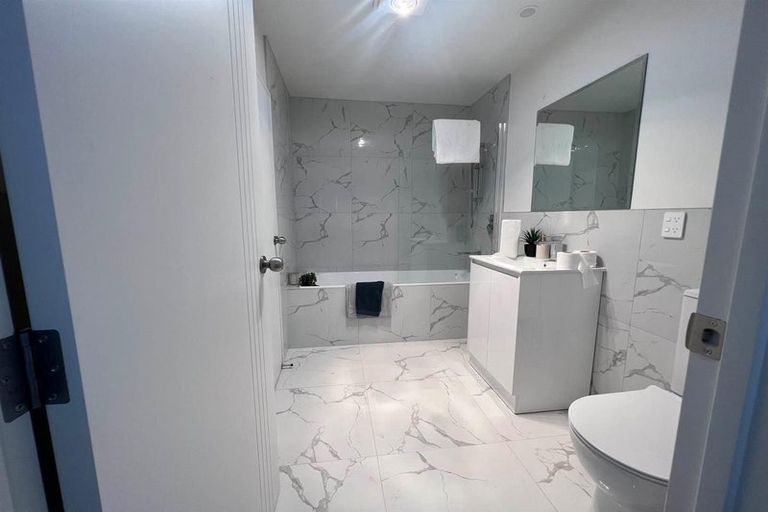 Photo of property in 2 Warbler Crescent, Papakura, 2110