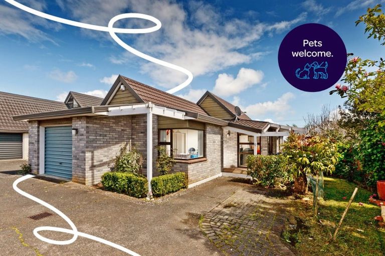 Photo of property in 1/31 Glucina Avenue, West Harbour, Auckland, 0618