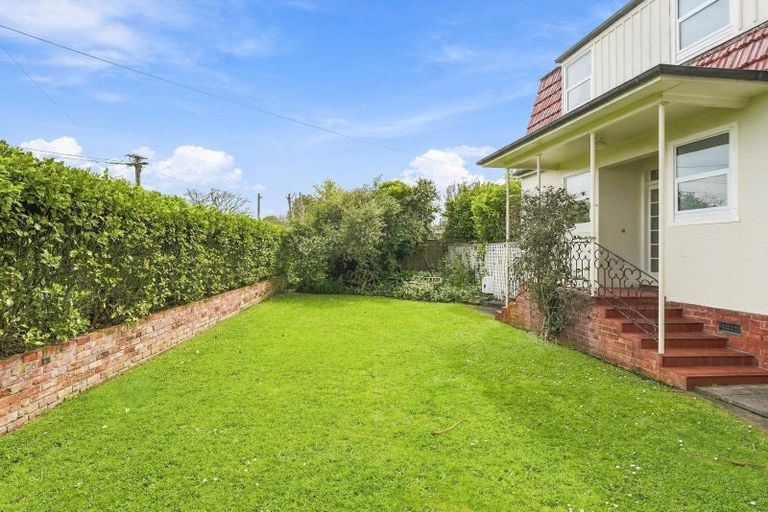 Photo of property in 3 Dickson Crescent, Saint Johns Hill, Whanganui, 4500