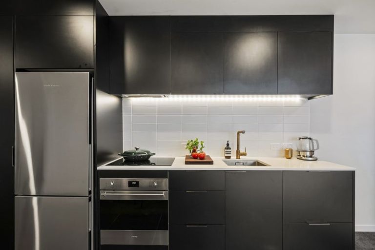 Photo of property in Pinnacle Apartments, E405/160 Victoria Street, Te Aro, Wellington, 6011