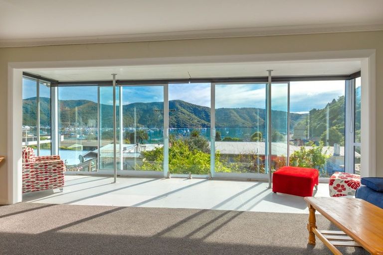 Photo of property in 1 Amelia Crescent, Waikawa, Picton, 7220