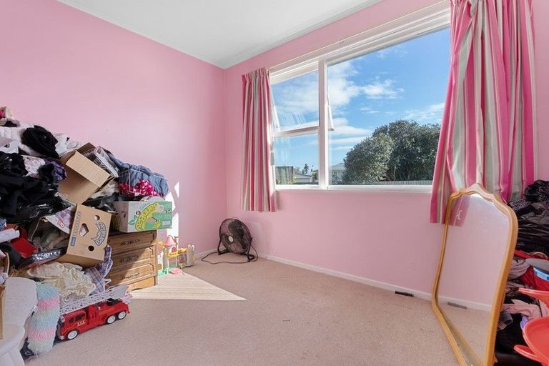 Photo of property in 76 Cargill Street, Papakura, 2110
