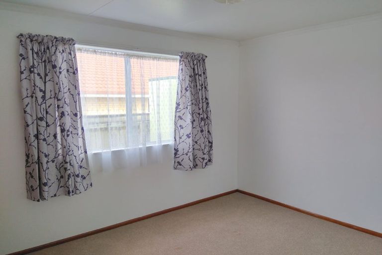 Photo of property in 1/10 Ropiha Street, Fitzroy, New Plymouth, 4312