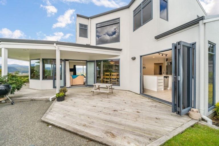 Photo of property in 3 Birkinshaw Grove, Riverstone Terraces, Upper Hutt, 5018