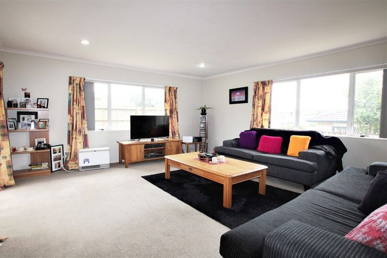 Photo of property in 36 Norm Pellow Drive, Manurewa, Auckland, 2105