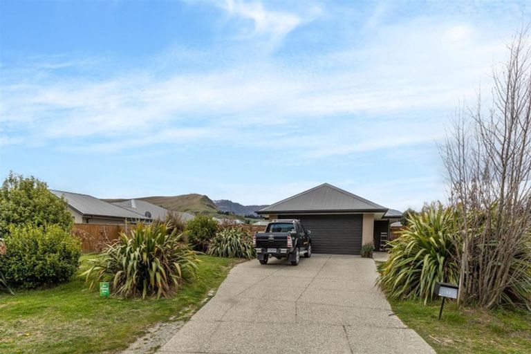 Photo of property in 13 Judge And Jury Drive, Lake Hayes, Queenstown, 9304