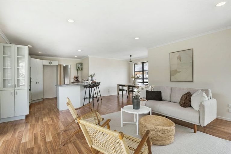 Photo of property in 29 Hugh Green Drive, Pinehill, Auckland, 0632