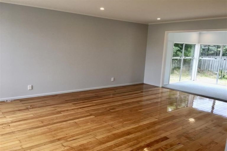 Photo of property in 13 Brazier Grove, Paraparaumu, 5032