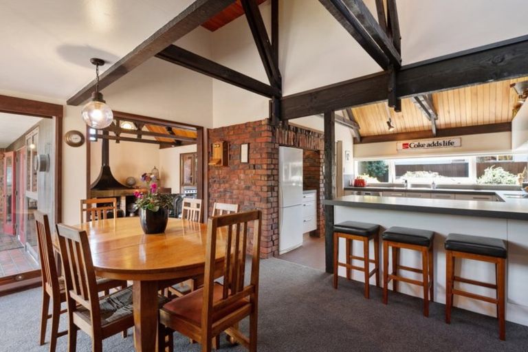 Photo of property in 16 Woodstock Place, Russley, Christchurch, 8042