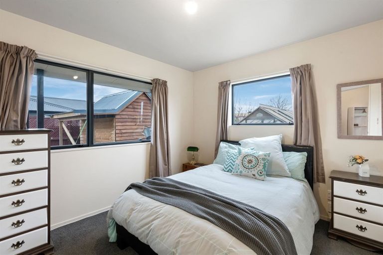 Photo of property in 20a Tiora Place, Upper Riccarton, Christchurch, 8041