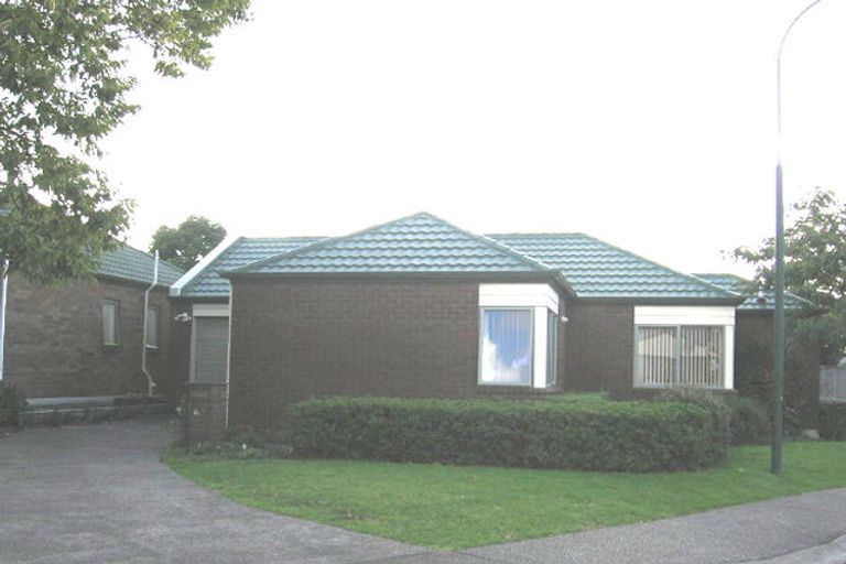 Photo of property in 2 Hibernian Drive, Ranui, Auckland, 0612