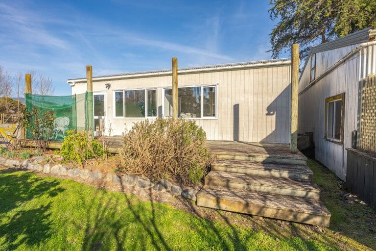 Photo of property in 30 Convent Road, Otaki, 5512
