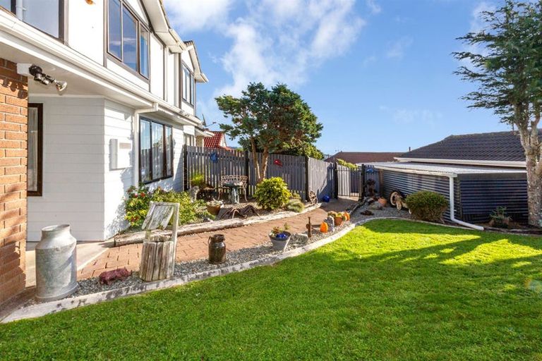 Photo of property in 2/5 Coventry Close, Ascot Park, Porirua, 5024