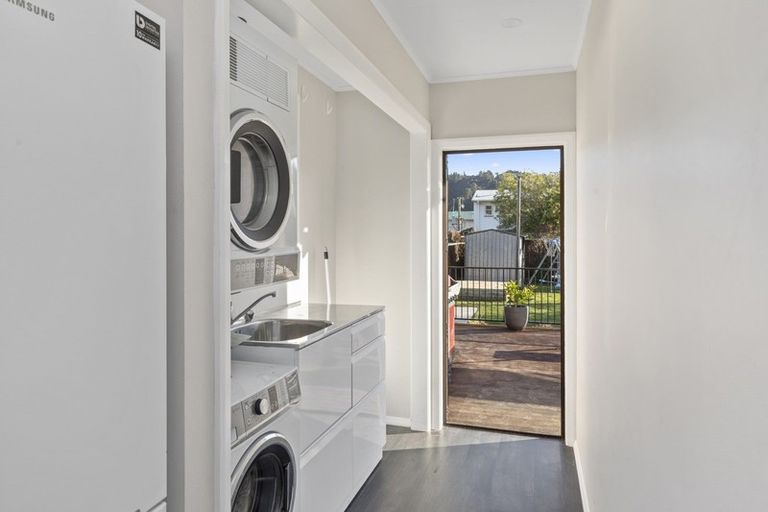 Photo of property in 312 Stokes Valley Road, Stokes Valley, Lower Hutt, 5019