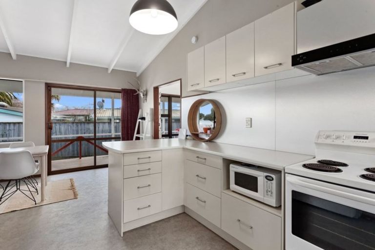 Photo of property in 15 Kauri Street, Edgecumbe, 3120