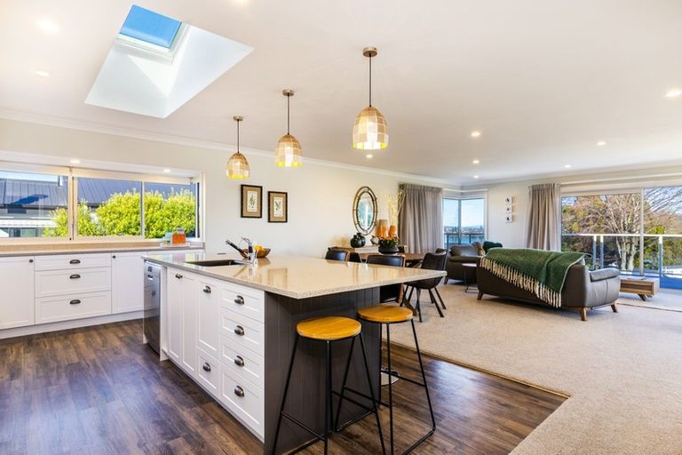 Photo of property in 10 Crowther Terrace, Waipahihi, Taupo, 3330