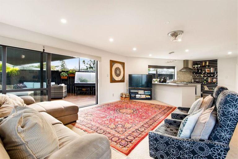 Photo of property in 18c Riverpark Crescent, Henderson, Auckland, 0610