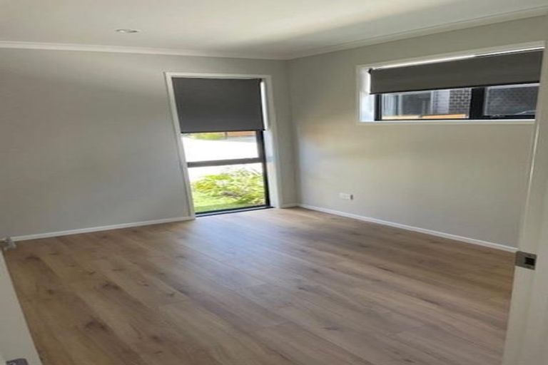 Photo of property in 8 Kumerahou Street, Kumeu, 0810