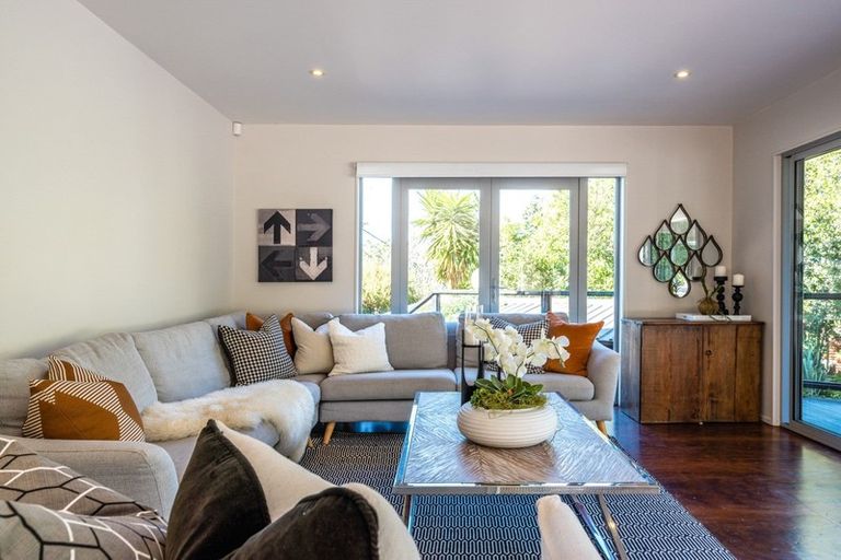 Photo of property in 88 Queens Drive, Oneroa, Waiheke Island, 1081