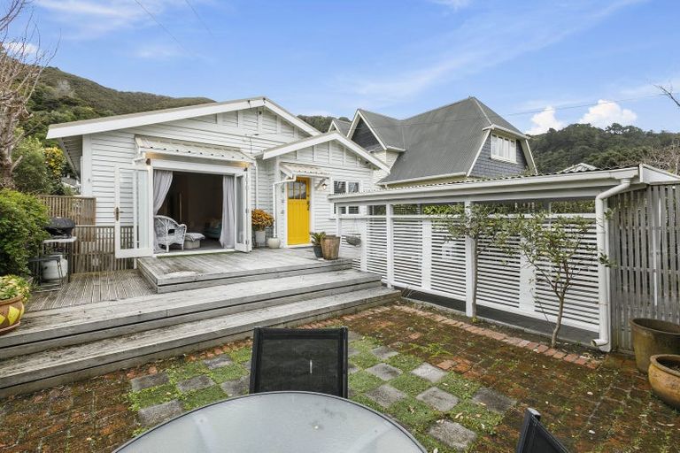 Photo of property in 379 Muritai Road, Eastbourne, Lower Hutt, 5013