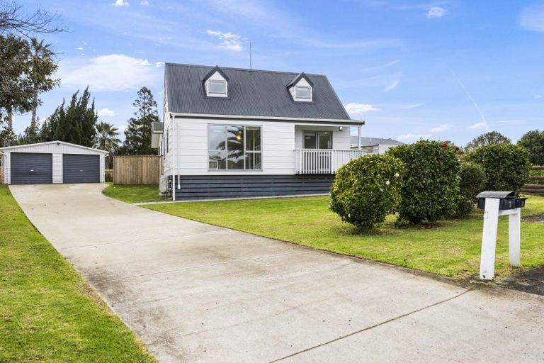 Photo of property in 7 Litchfield Place, Clarks Beach, 2122