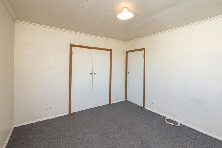 Photo of property in 5 Short Street, Castlecliff, Whanganui, 4501