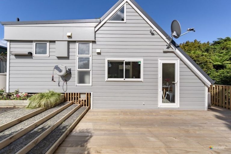 Photo of property in 44 Harbour View Road, Harbour View, Lower Hutt, 5010