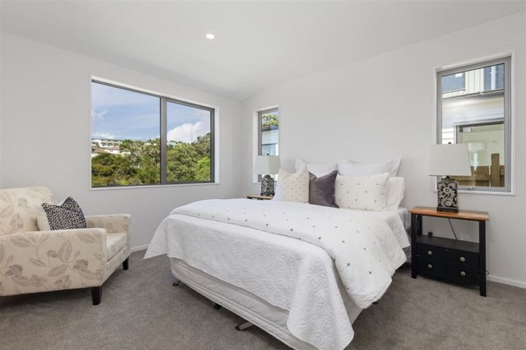 Photo of property in 5 Korari Way, Unsworth Heights, Auckland, 0632
