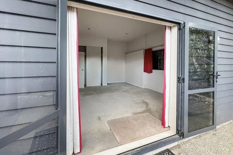 Photo of property in 7b Reynolds Place, Torbay, Auckland, 0630