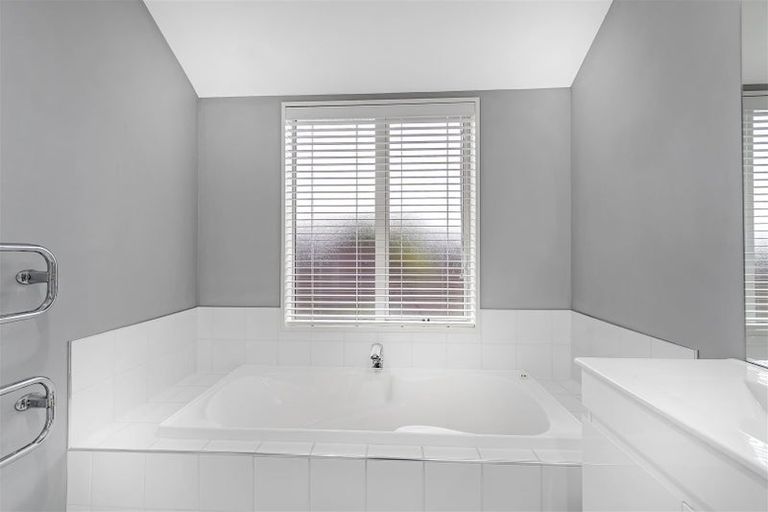 Photo of property in 4 Goldie Place, Rolleston, 7614